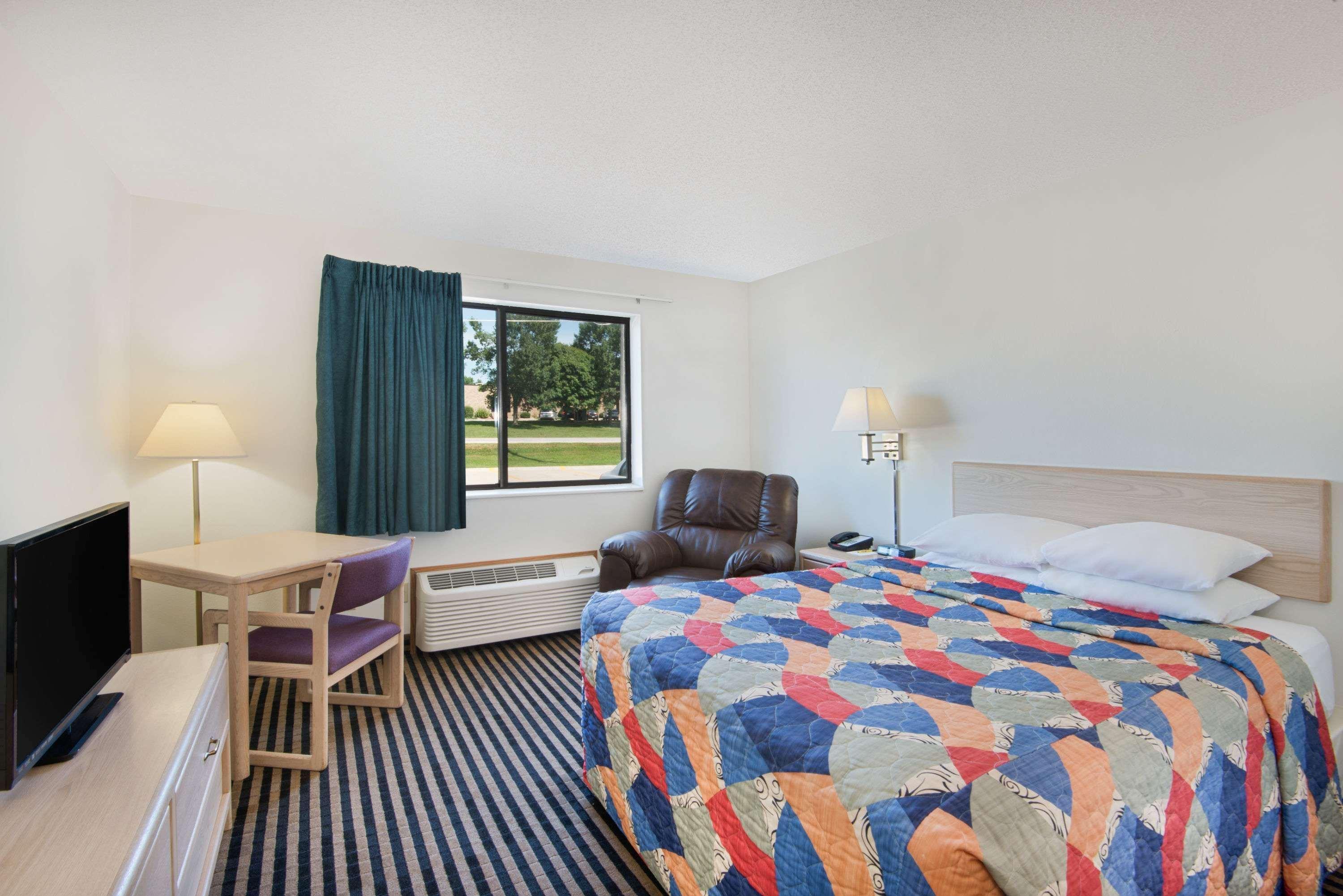 Hotel Super 8 By Wyndham Humboldt Exterior foto